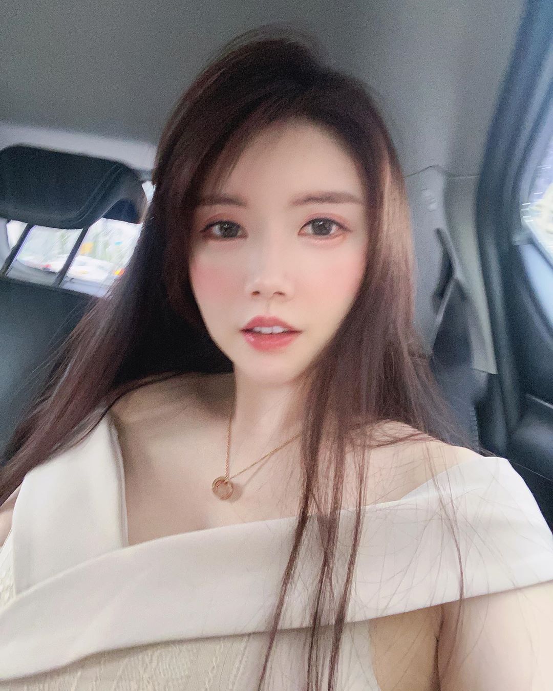 姚采辰 邪惡深溝露出.....性感身材看了秒in-第1章-图片7