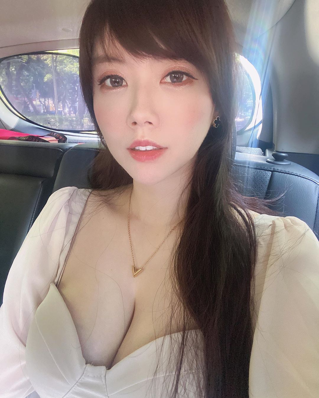 姚采辰 邪惡深溝露出.....性感身材看了秒in-第1章-图片8