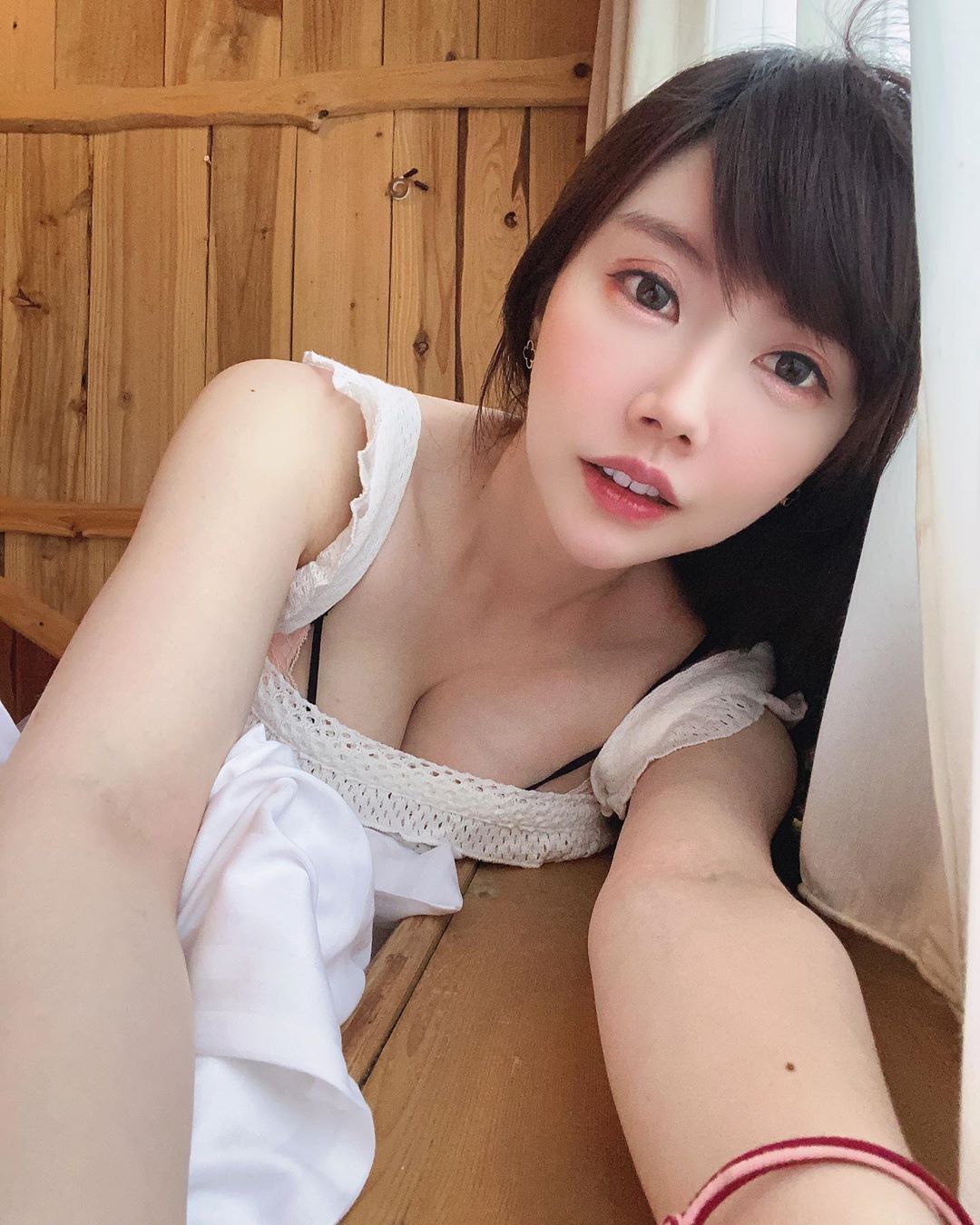 姚采辰 邪惡深溝露出.....性感身材看了秒in-第1章-图片10