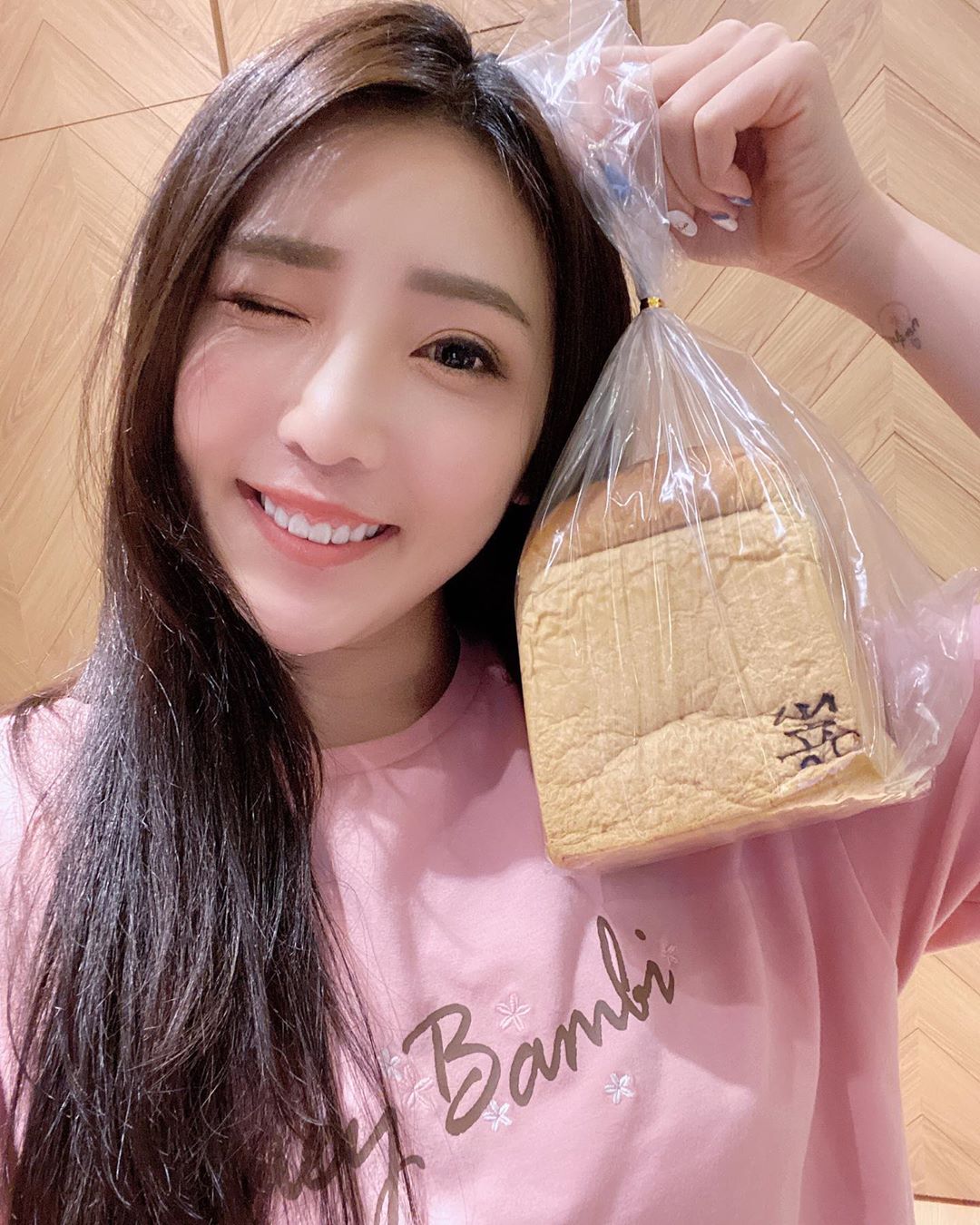 許薇安Vivi Hsu 曝光火辣美胸收服人心 ...-第1章-图片8