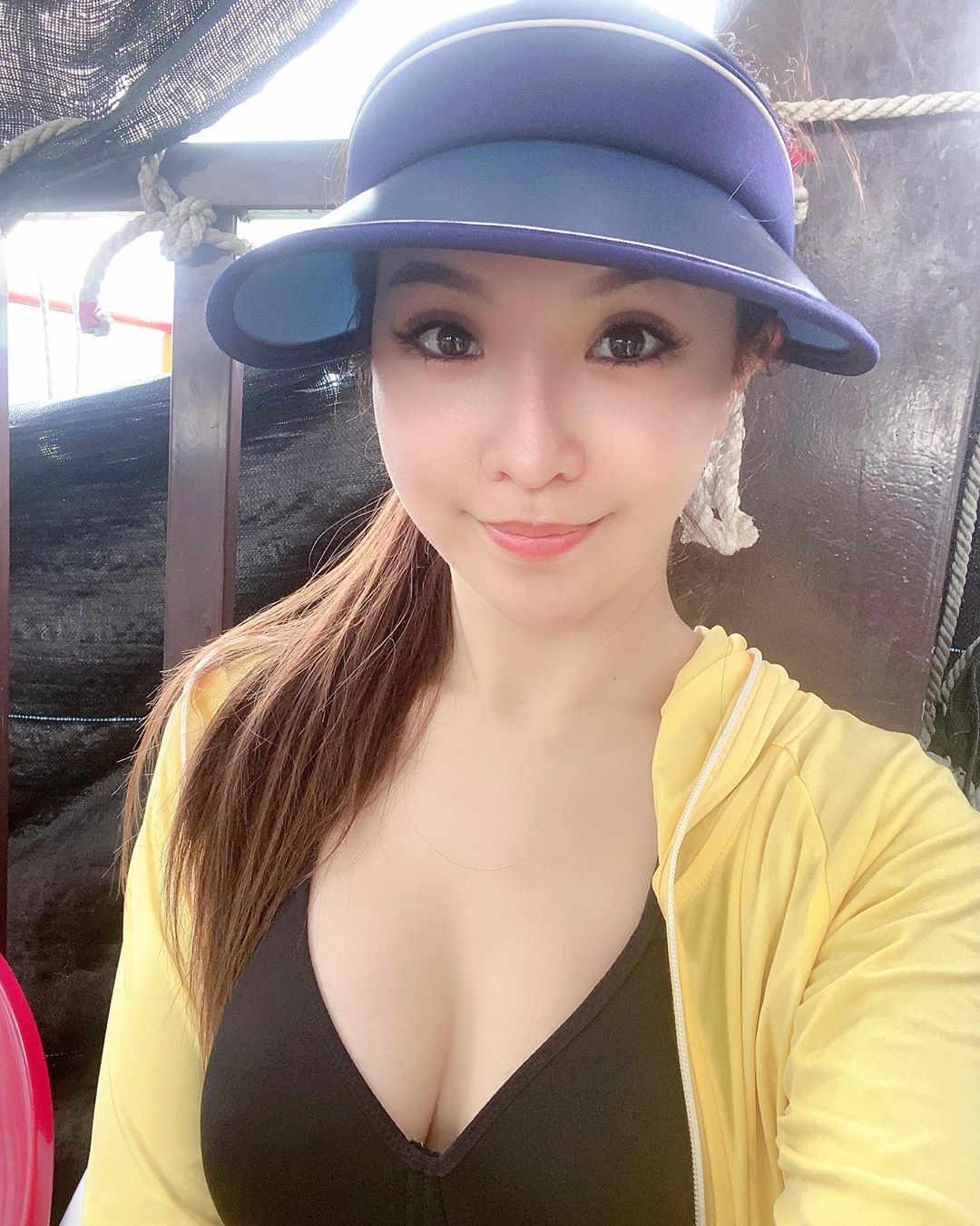 夏小芯 甜美嫩臉超勾魂加上身材實在太逆天了-第1章-图片3