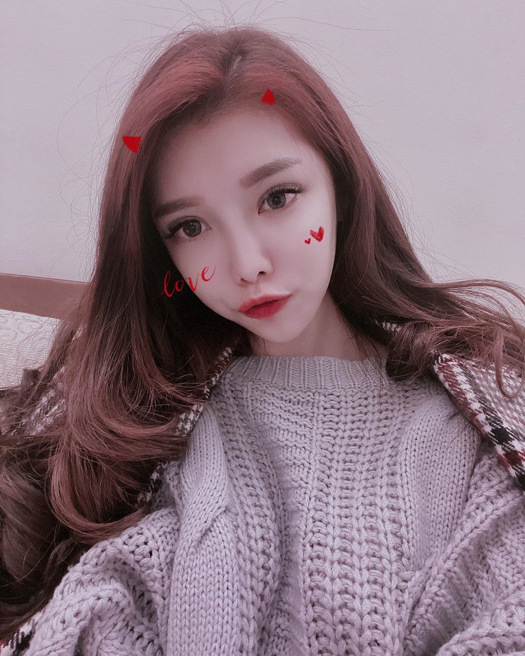 尤妝妝 外表看似冷艷內心熱誠-第1章-图片1