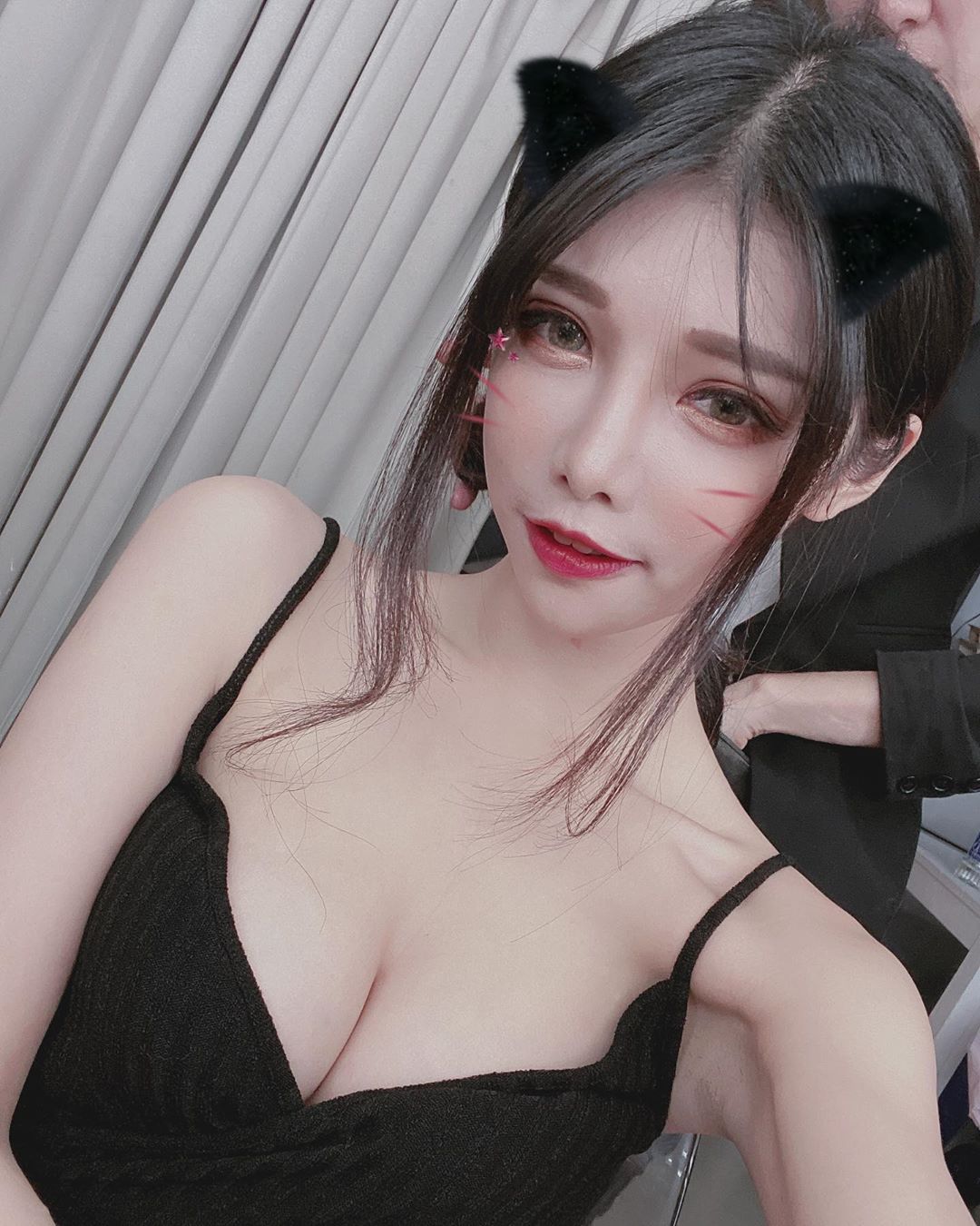 尤妝妝 外表看似冷艷內心熱誠-第1章-图片7