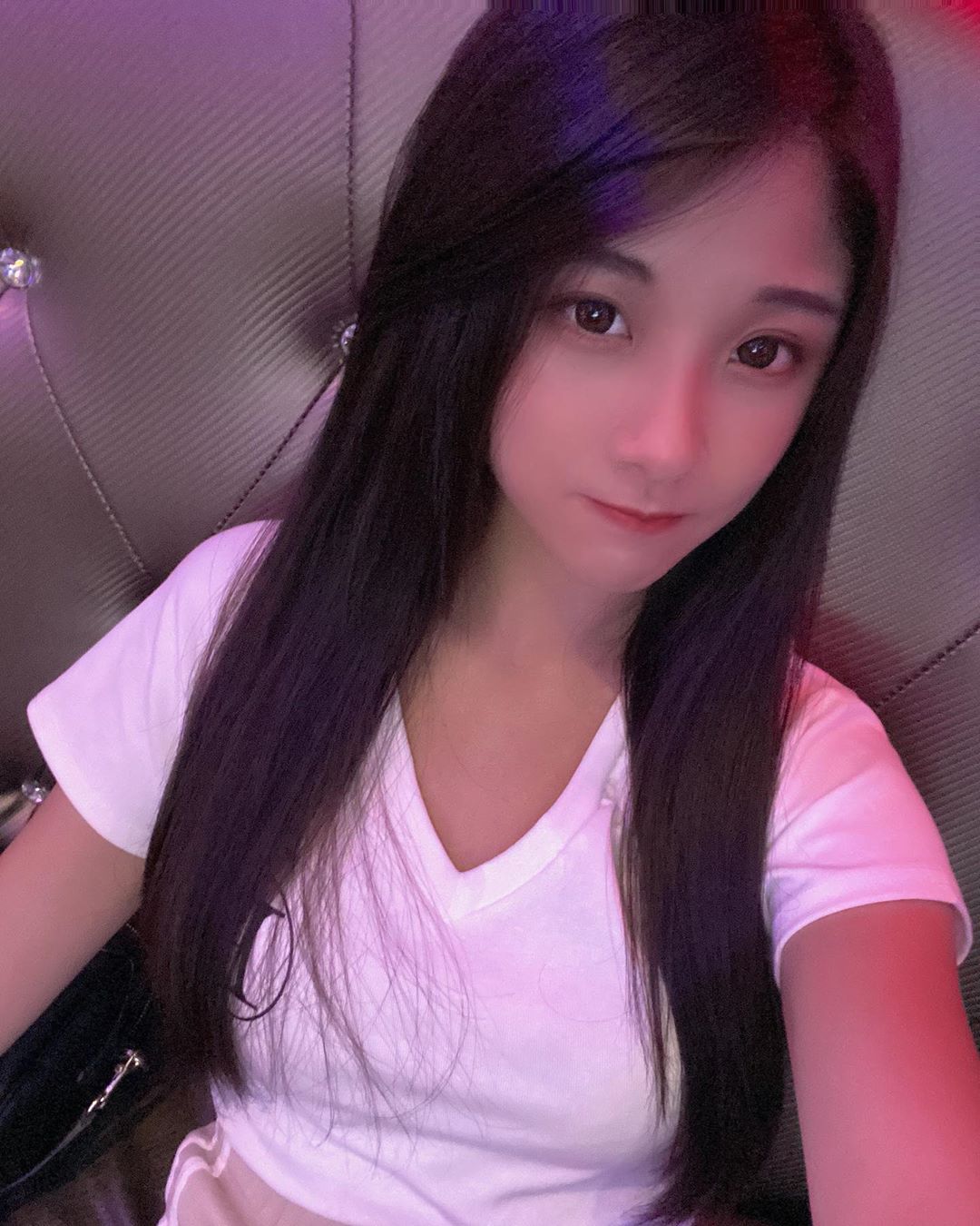 小莓 泳池邊大曬出雪乳....火辣到破表-第1章-图片11