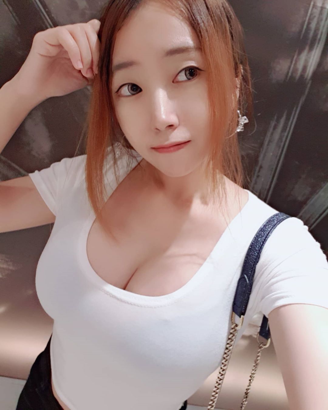 慕菲 白嫩豪奶露出！辣得你不要不要的-第1章-图片4