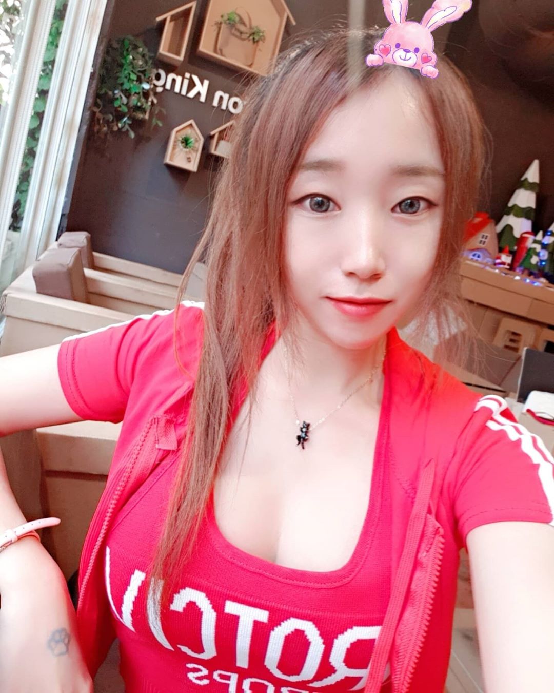 慕菲 白嫩豪奶露出！辣得你不要不要的-第1章-图片1