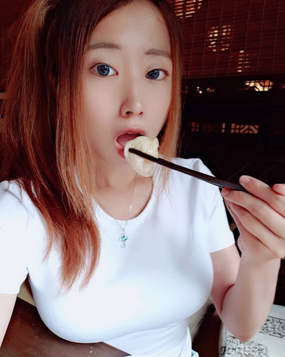 慕菲 白嫩豪奶露出！辣得你不要不要的-第1章-图片8