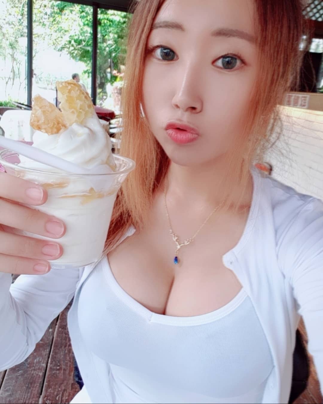 慕菲 白嫩豪奶露出！辣得你不要不要的-第1章-图片10