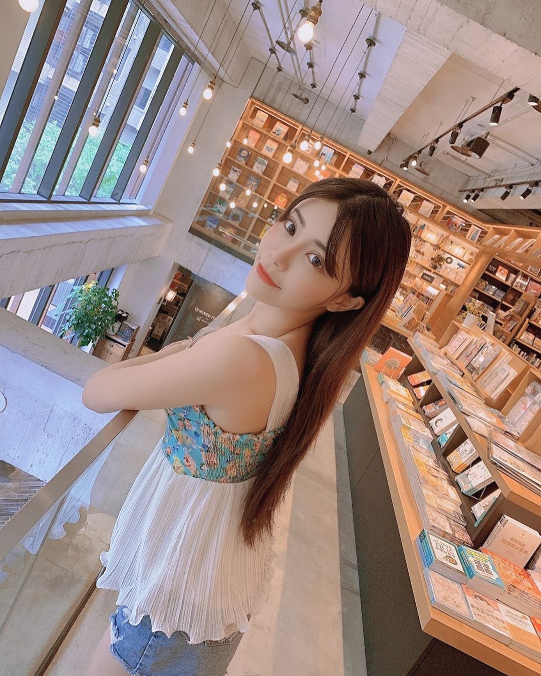 Shuting sweet appearance plus body makes people fascinated by netizens.-第1章-图片2