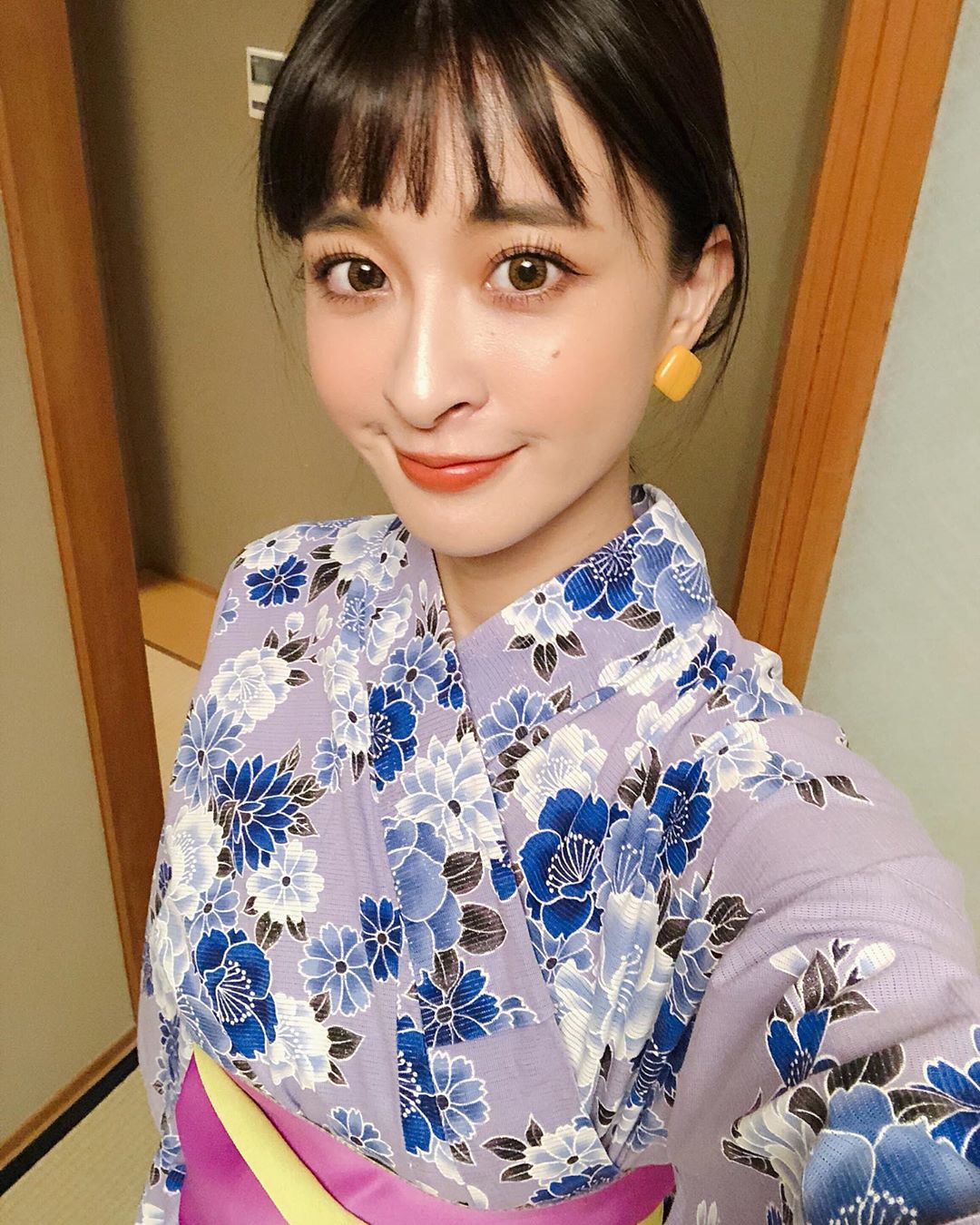 Kerina*薛妞妞 光是看著她的笑容就戀愛了.....-第1章-图片3