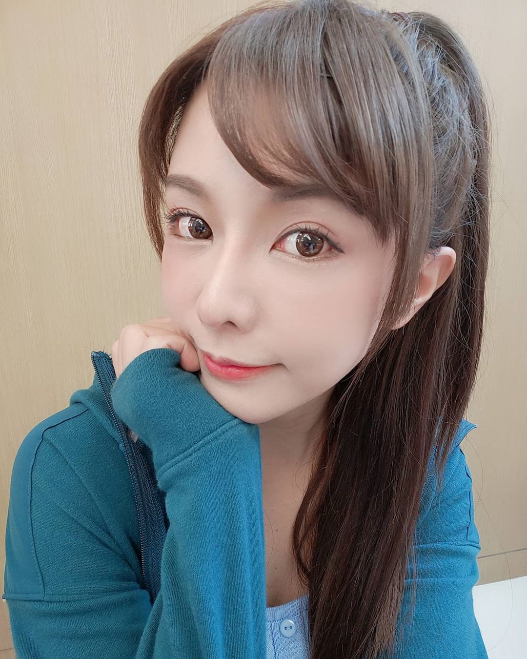 巫苡萱 D奶身材飽滿雪乳就快滿出來 ...-第1章-图片4