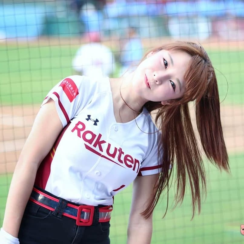 巫苡萱 D奶身材飽滿雪乳就快滿出來 ...-第1章-图片16