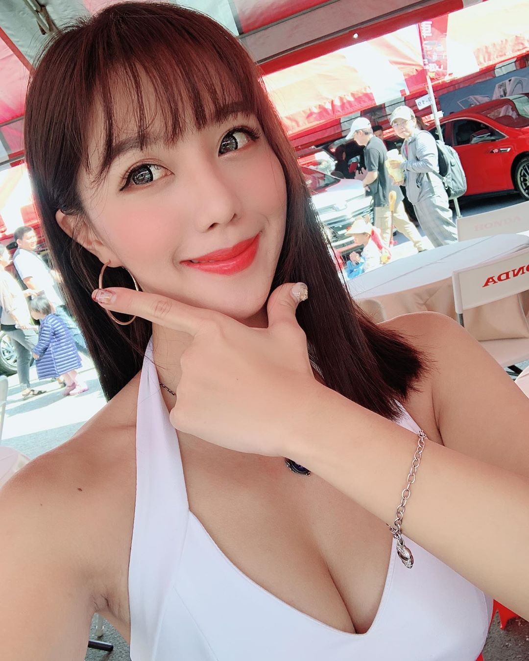 舒凡多多 顏值搭配美胸太厲害！一下就抓住你心-第1章-图片4