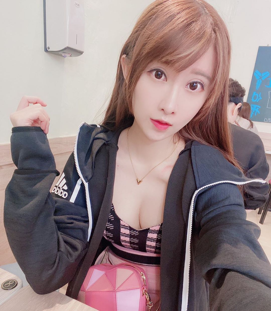 蕾兒 超狂雪乳露出...讓人看得暈頭轉向-第1章-图片19