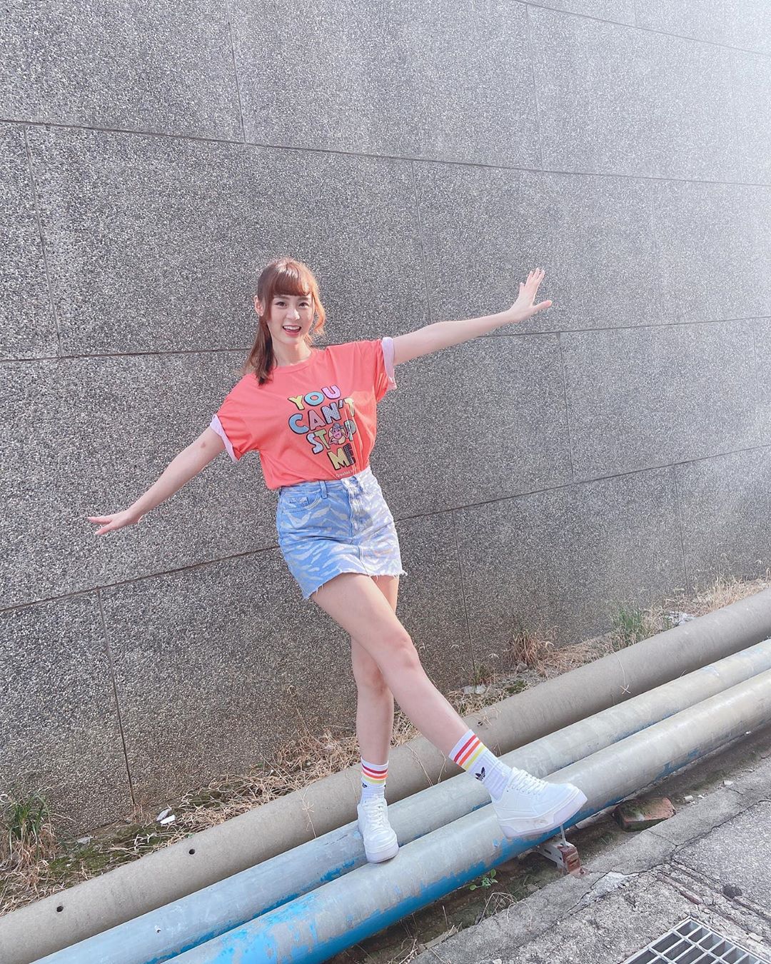 短今 火辣高挑身材！甜美露出雪白美肌誘惑-第1章-图片2