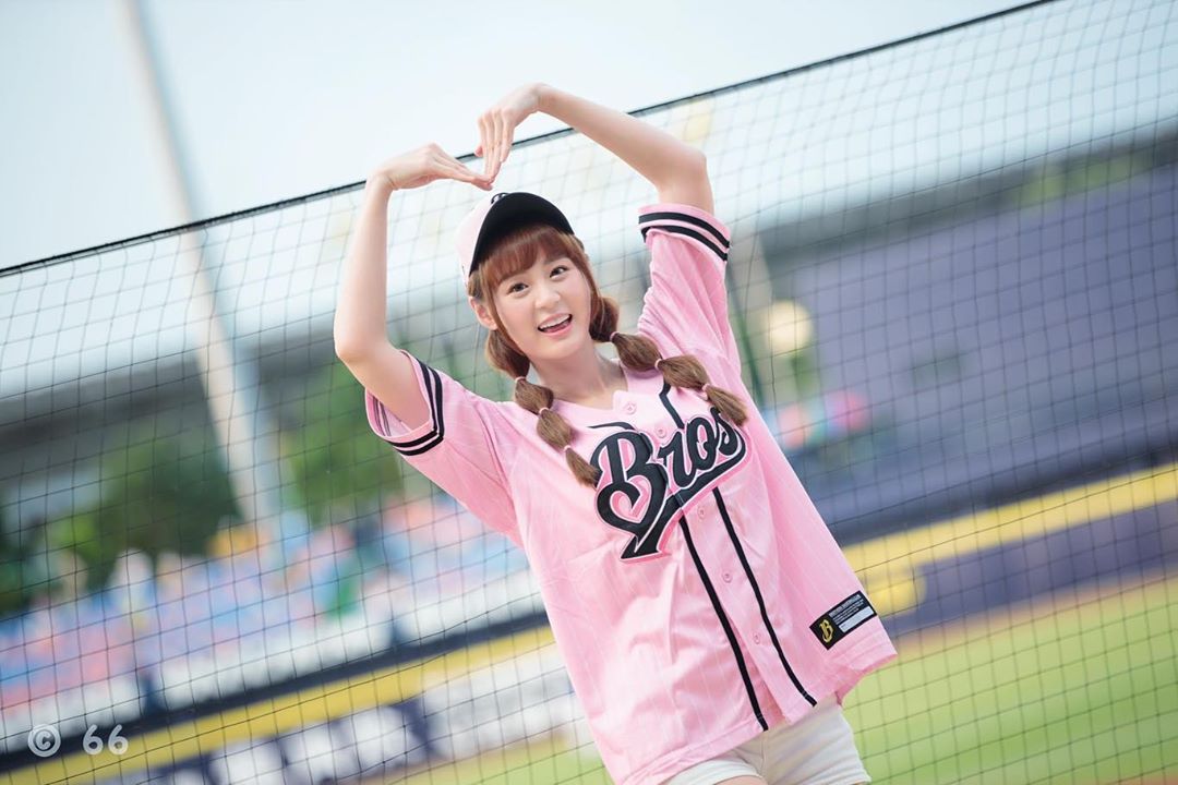 短今 火辣高挑身材！甜美露出雪白美肌誘惑-第1章-图片11