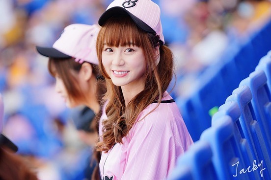 短今 火辣高挑身材！甜美露出雪白美肌誘惑-第1章-图片14