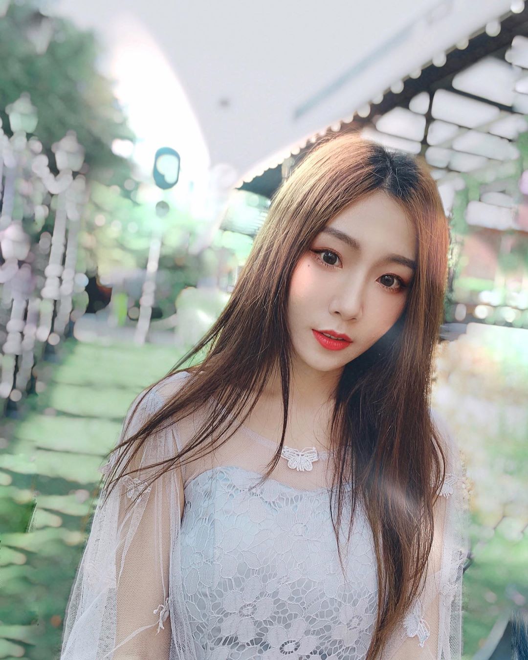 花兒林佳音 「神臉蛋+飽滿乳量」網暴動求開門-第1章-图片9