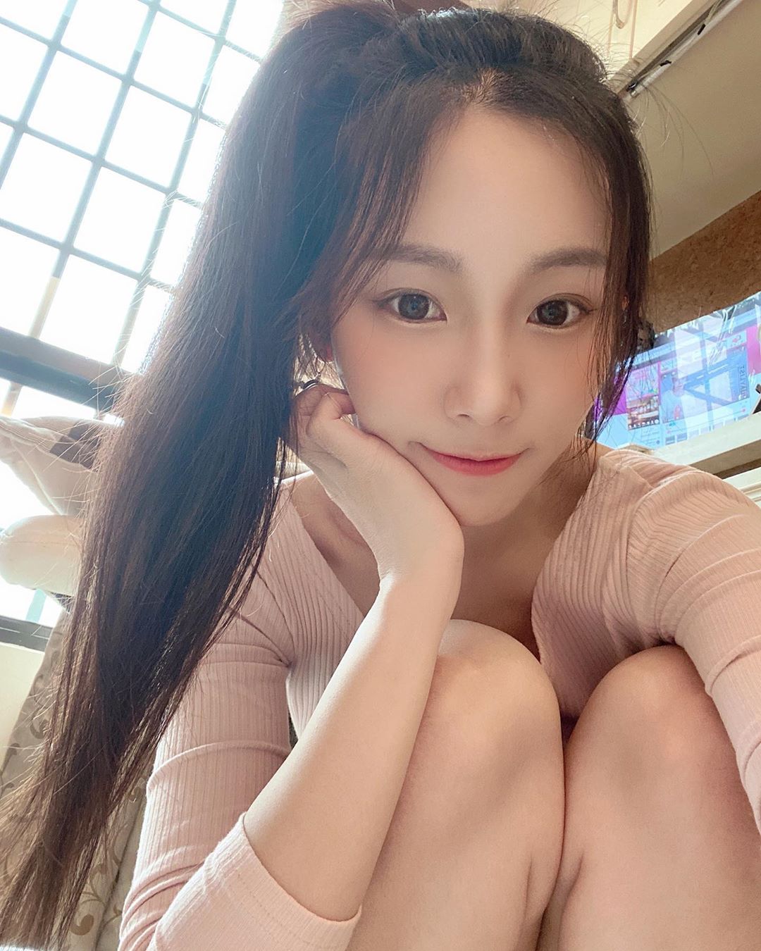 花兒林佳音 「神臉蛋+飽滿乳量」網暴動求開門-第1章-图片10