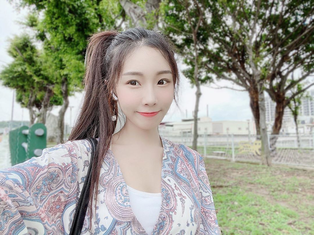 花兒林佳音 「神臉蛋+飽滿乳量」網暴動求開門-第1章-图片11