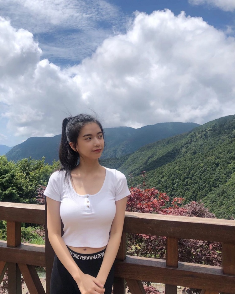師大附中畢業 感覺很有料~楊舒羽-第1章-图片1