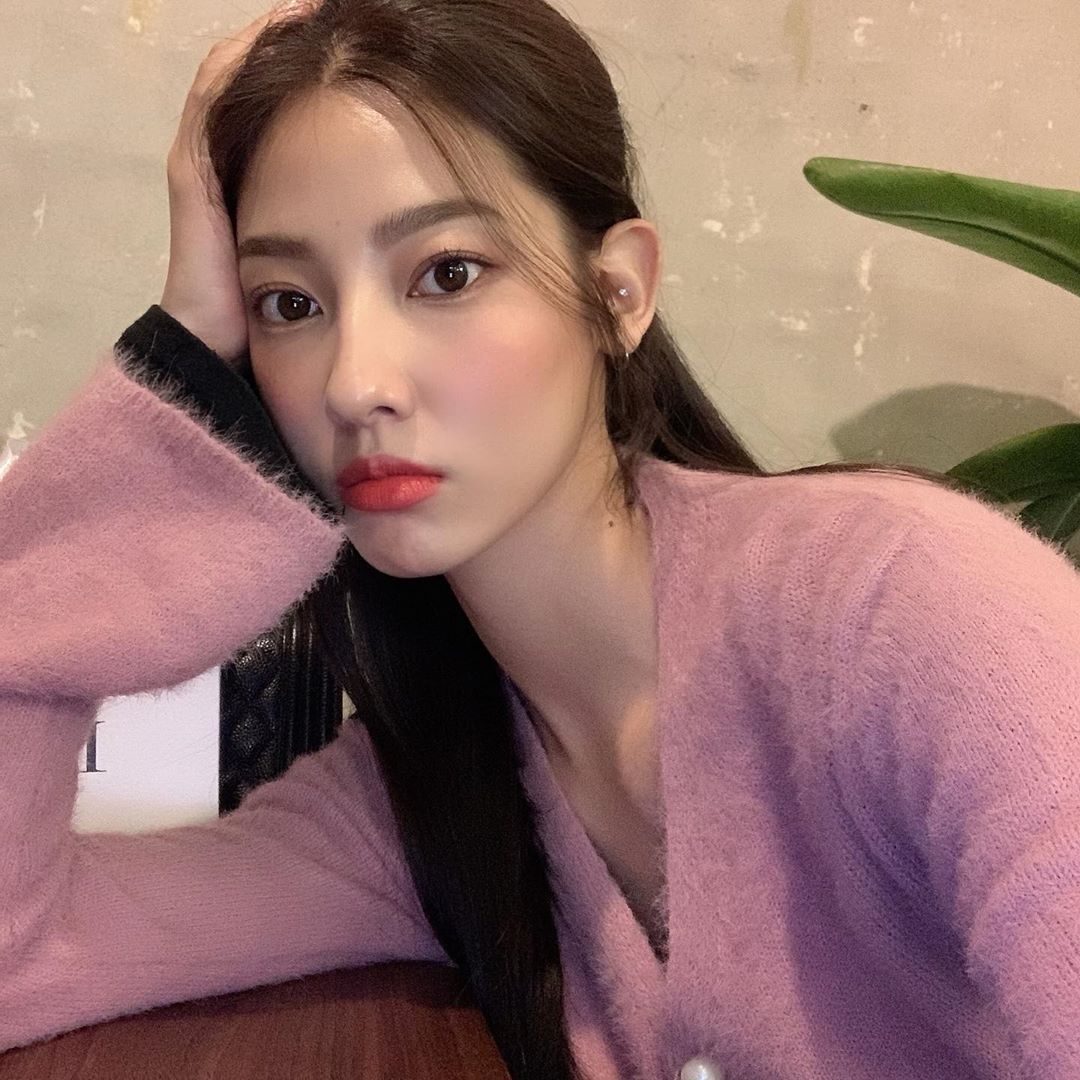 只穿胸貼！頂級身材！性感內衣模特~Jeonjisu