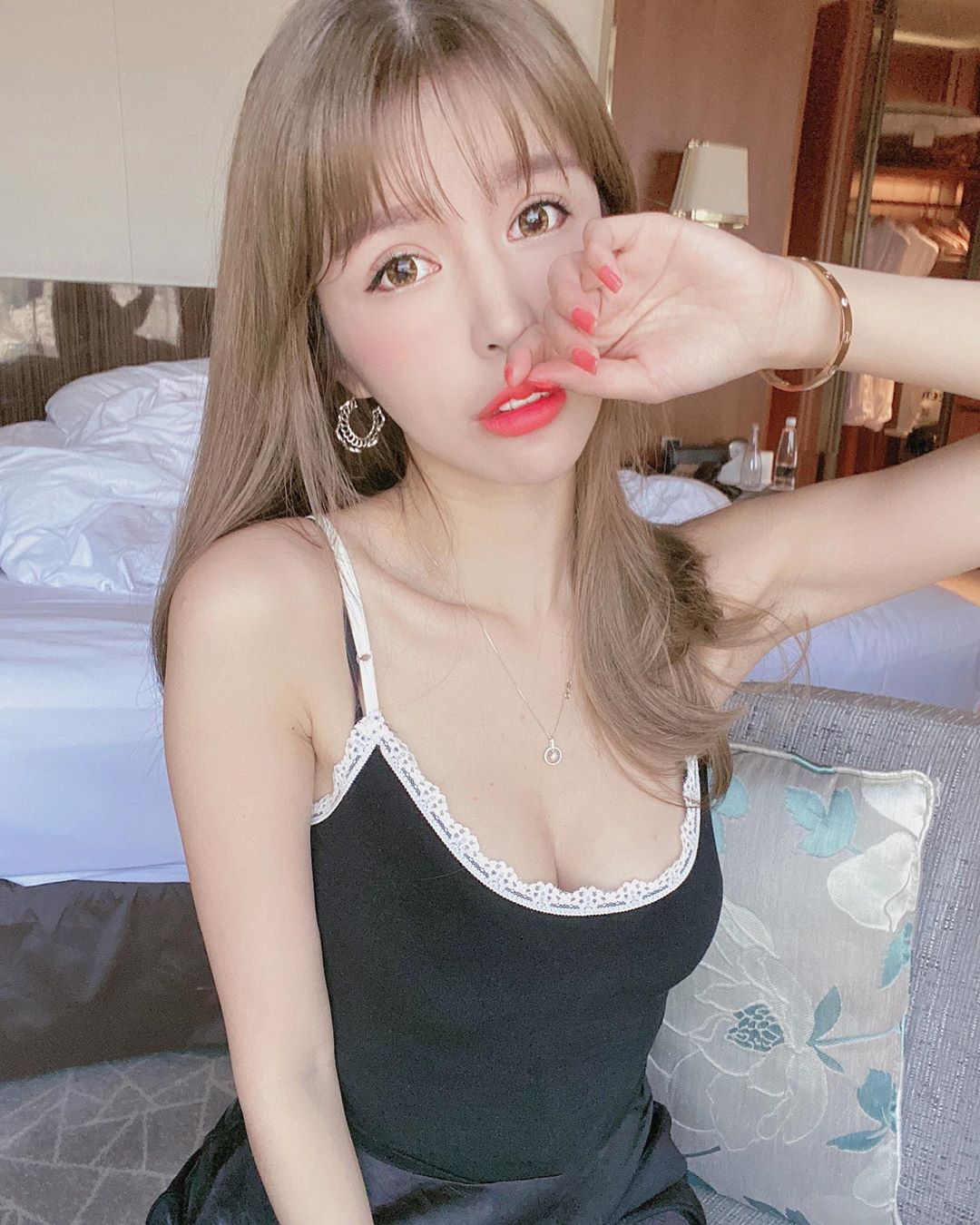 百萬直播主劉子瑜Vickybaby 好身材包不住-第1章-图片9