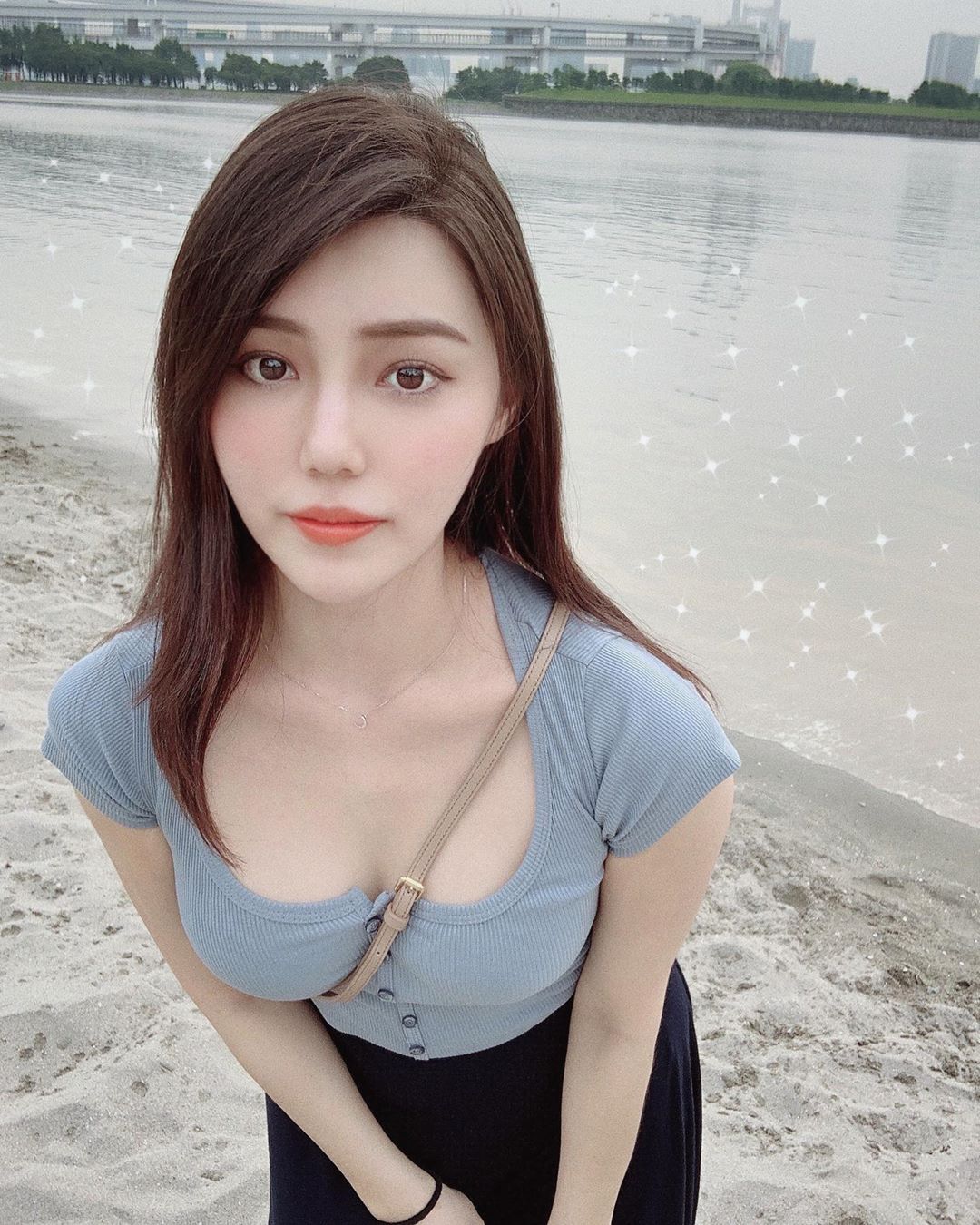 露娜蓉蓉 身材又白又大！尺寸等級太誇張-第1章-图片2