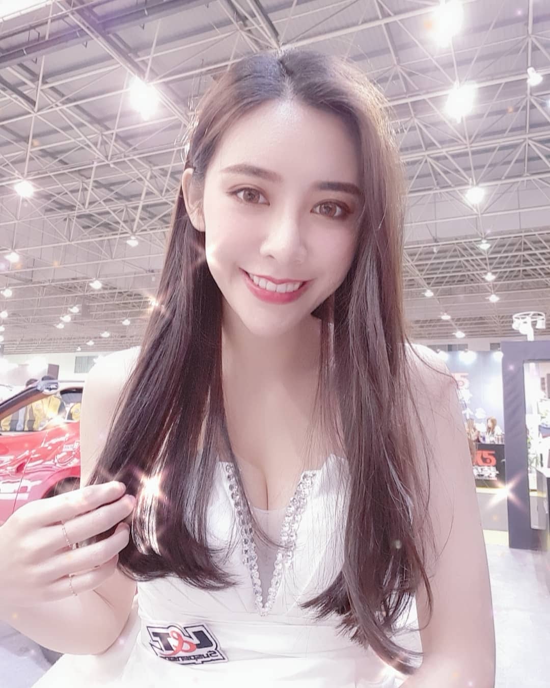 Momo盈熙 有著一股仙女氣質....甜美笑容讓網友戀愛-第1章-图片2