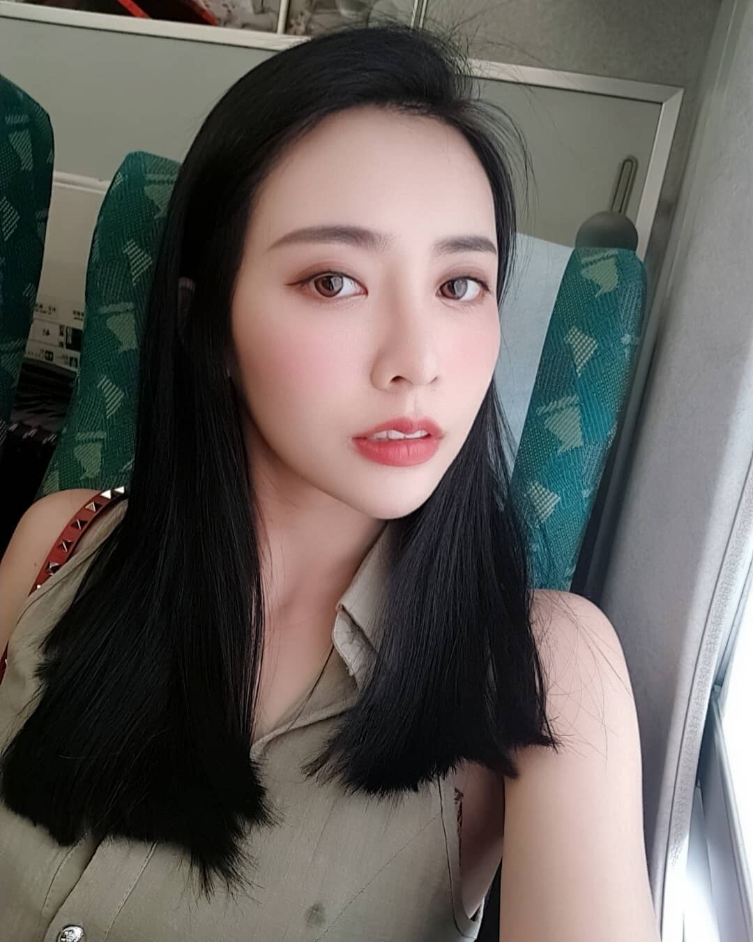 Momo盈熙 有著一股仙女氣質....甜美笑容讓網友戀愛-第1章-图片5