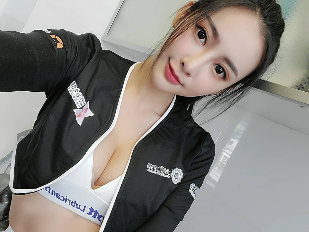 Momo盈熙 有著一股仙女氣質....甜美笑容讓網友戀愛-第1章-图片13