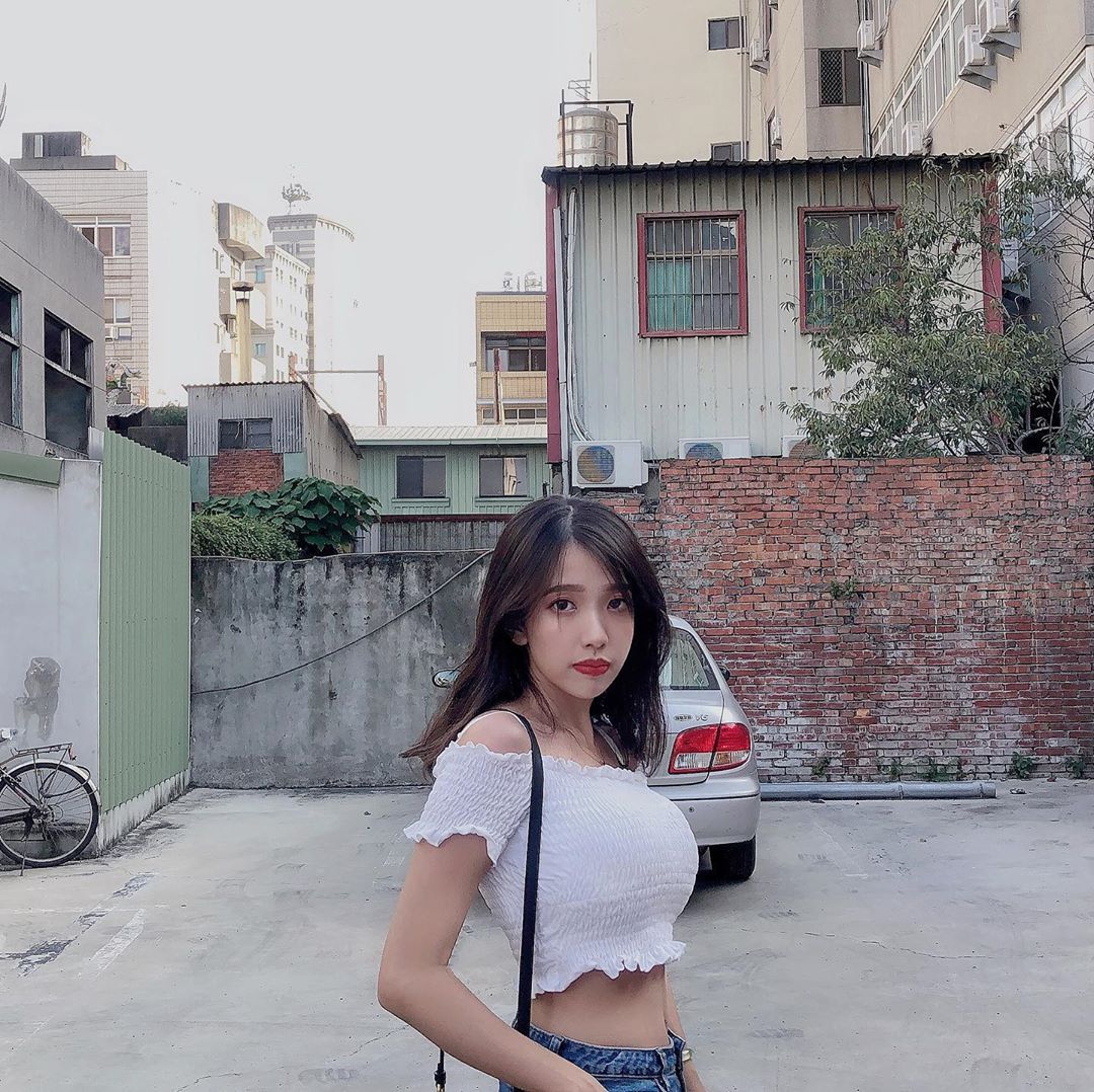 氣質妹子這身材真的太胸猛!~Erica-第1章-图片3
