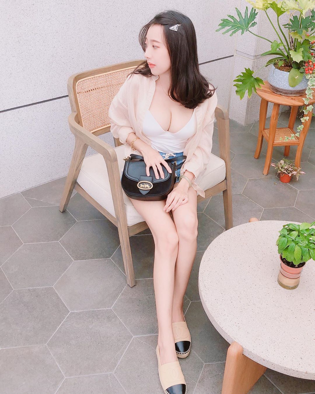 氣質妹子這身材真的太胸猛!~Erica-第1章-图片17
