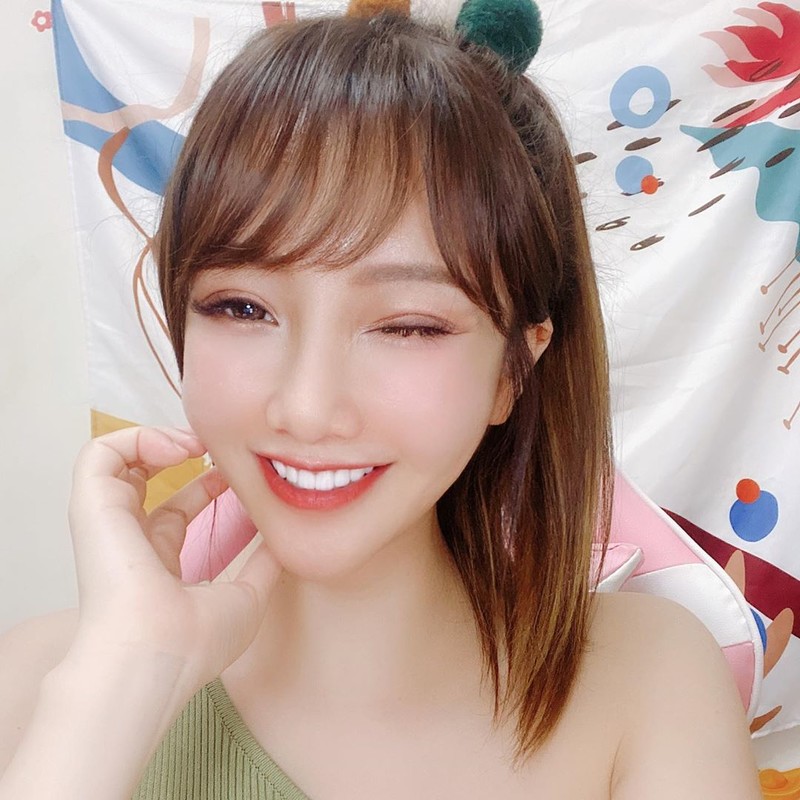 正妹晶晶粉紅色外套自拍惹火深溝呼之欲出身材超好-第1章-图片14