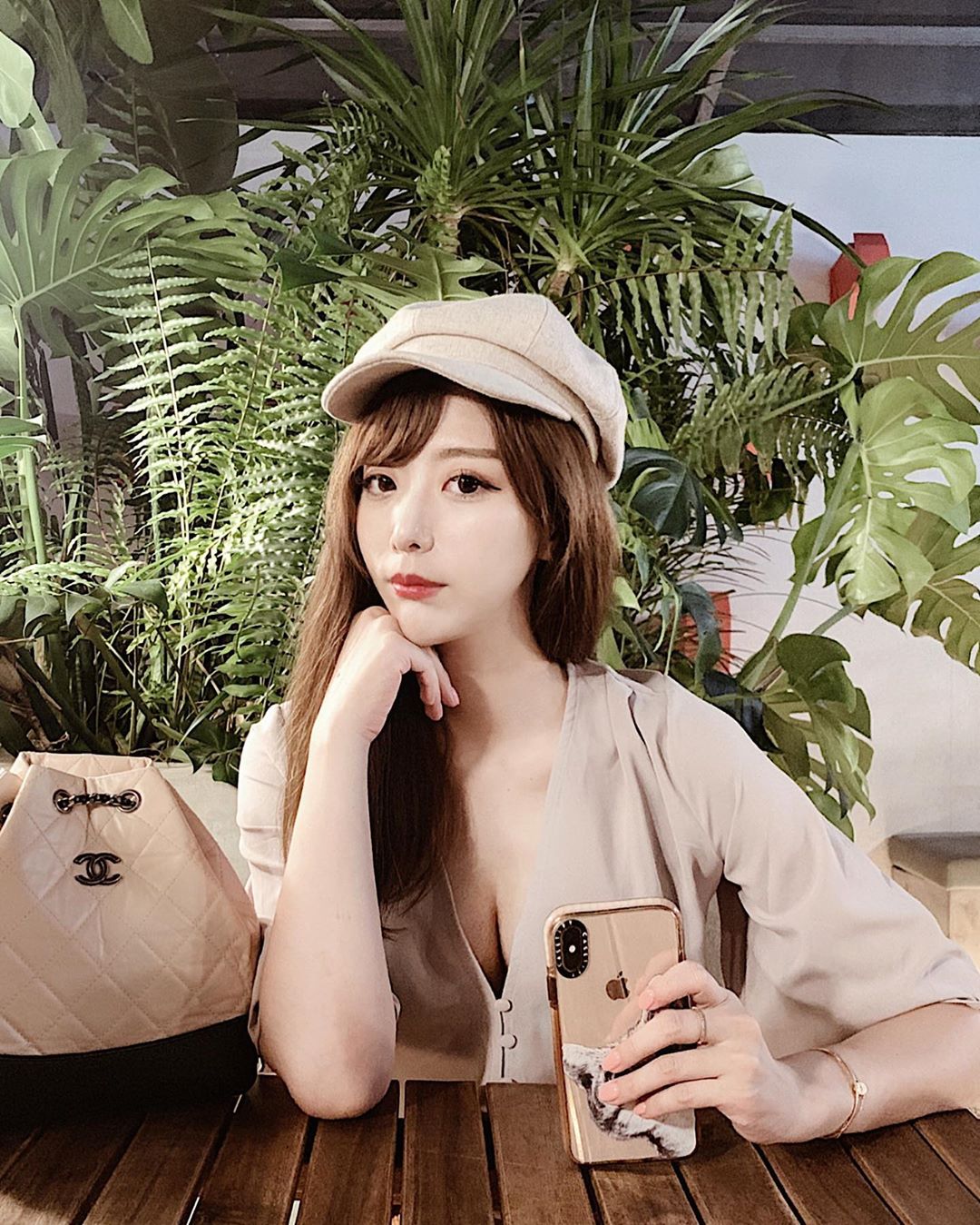 花子Karina 有著白皙的肌膚和一雙笑起來超甜美的電眼-第1章-图片4