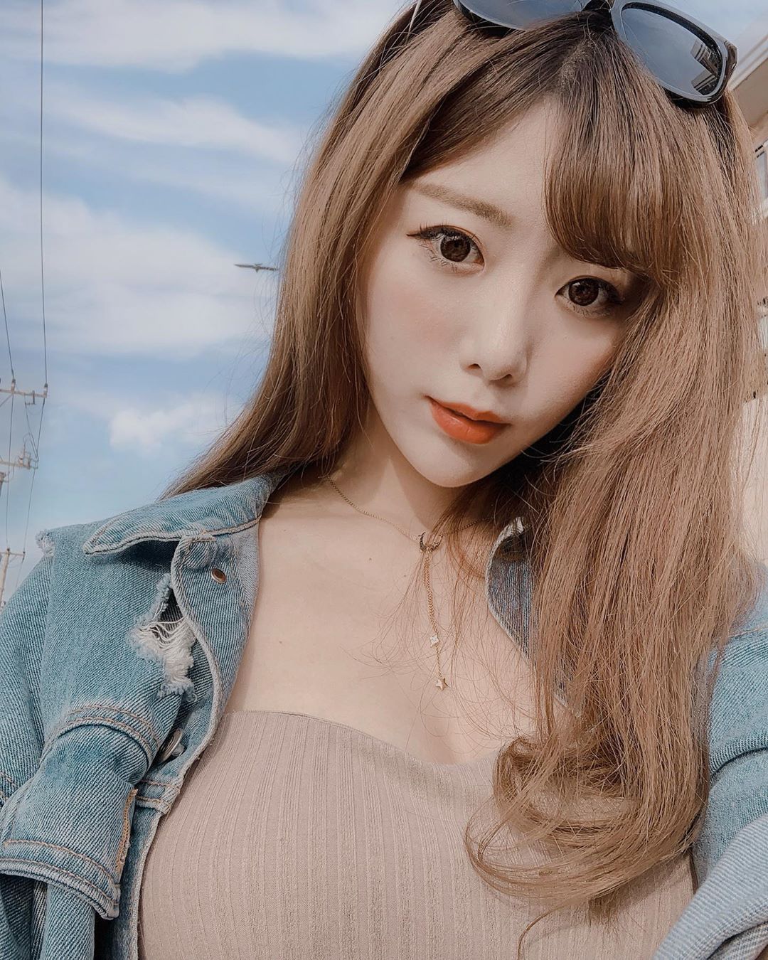 花子Karina 有著白皙的肌膚和一雙笑起來超甜美的電眼-第1章-图片3