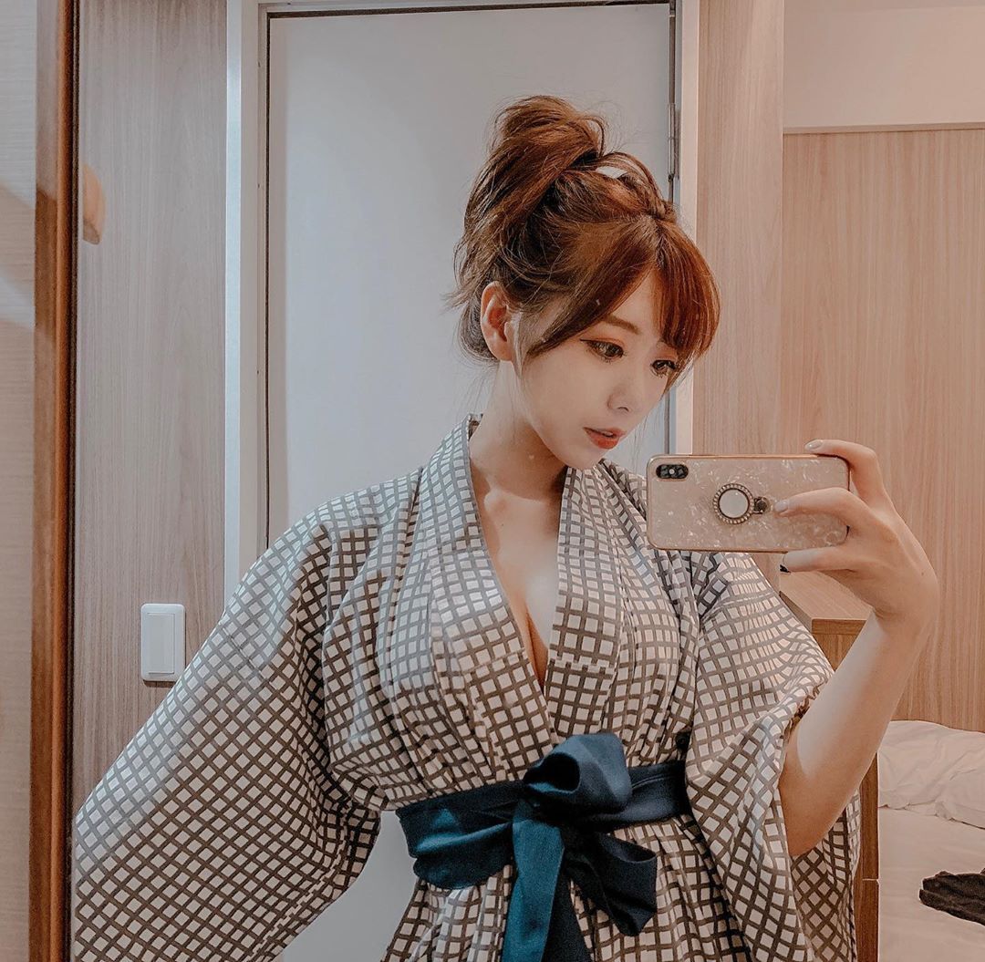 花子Karina 有著白皙的肌膚和一雙笑起來超甜美的電眼-第1章-图片10