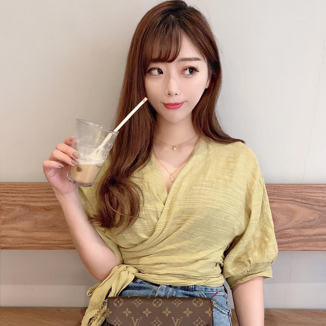 花子Karina 有著白皙的肌膚和一雙笑起來超甜美的電眼-第1章-图片17