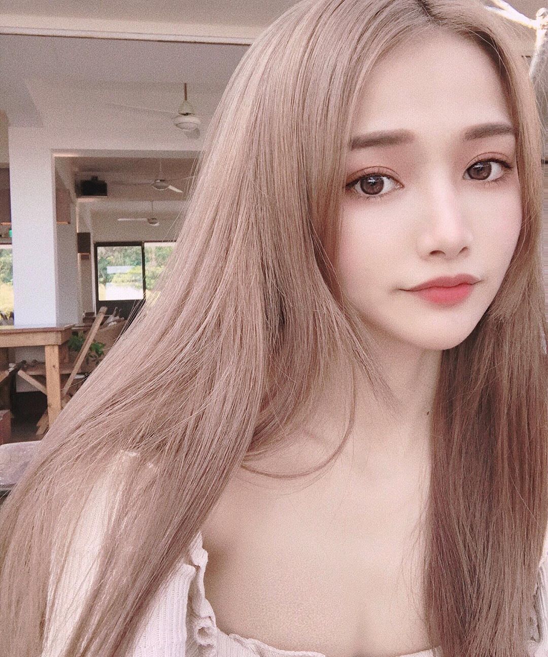 Sharon 白皙大長腿美女性感又迷人-第1章-图片4