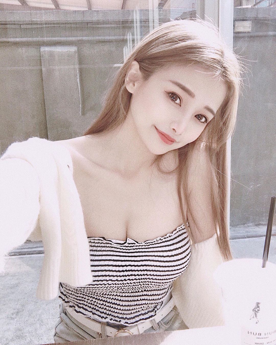 Sharon 白皙大長腿美女性感又迷人-第1章-图片9