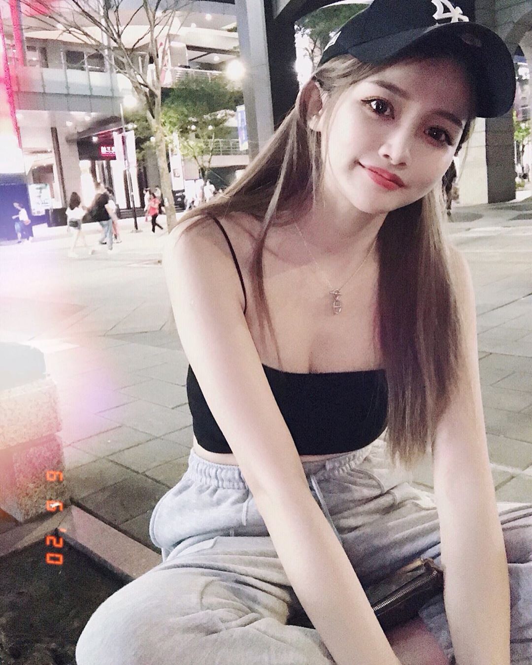 Sharon 白皙大長腿美女性感又迷人-第1章-图片13