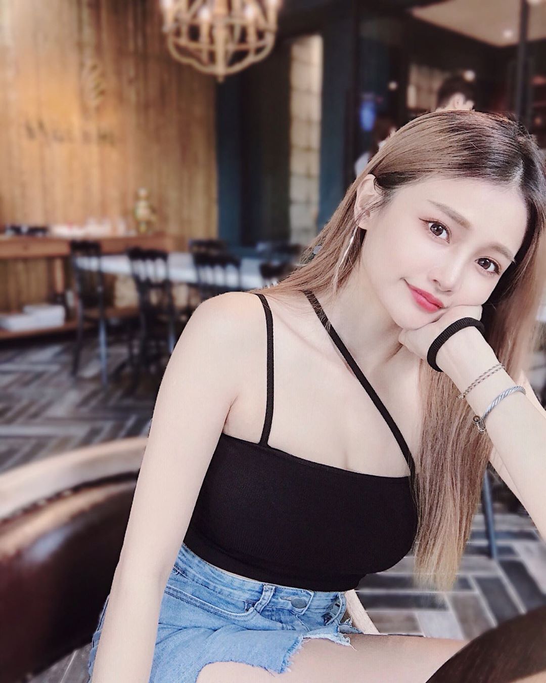 Sharon 白皙大長腿美女性感又迷人-第1章-图片19