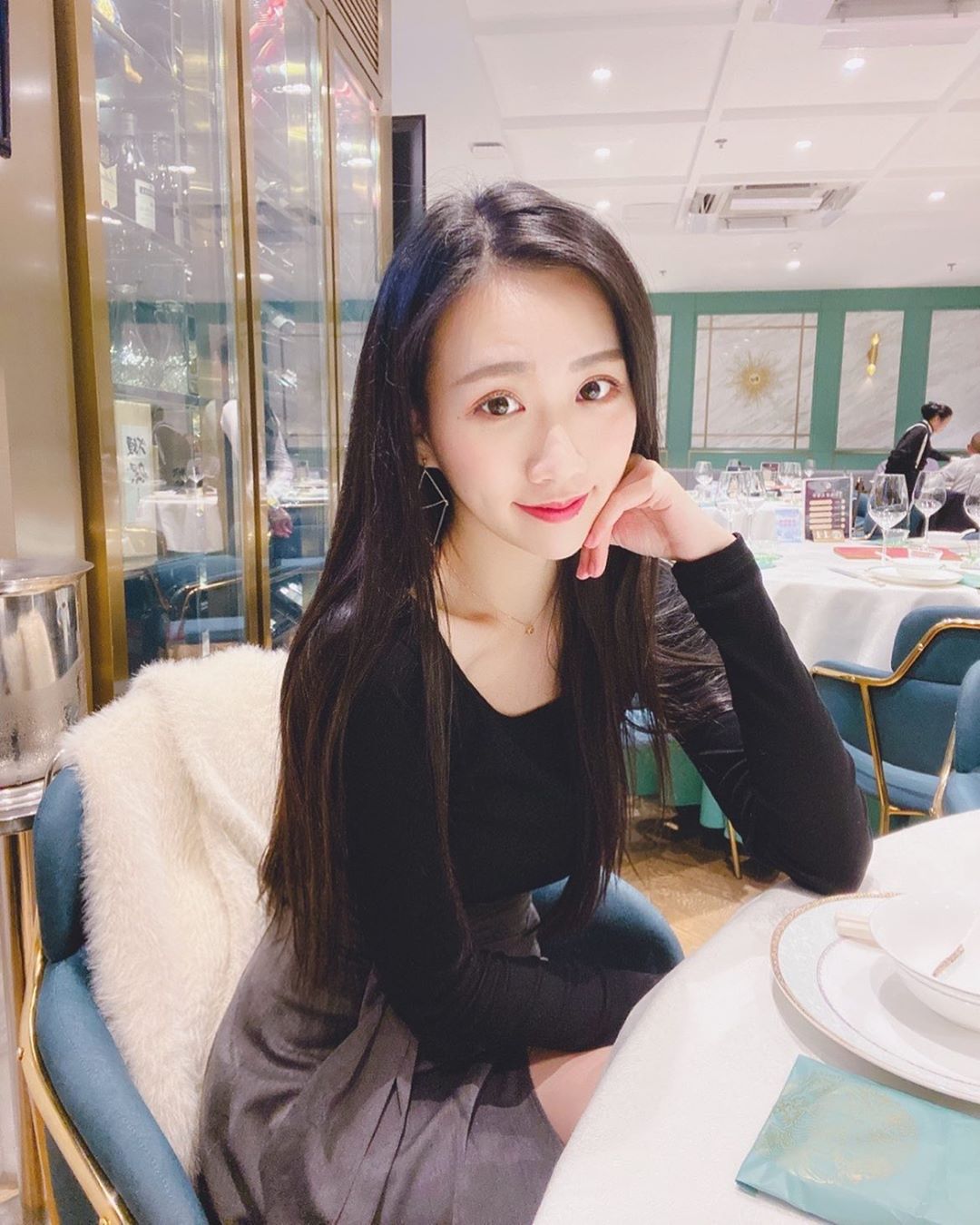 小倢 大眼正妹優雅神情讓你移不開視線-第1章-图片5