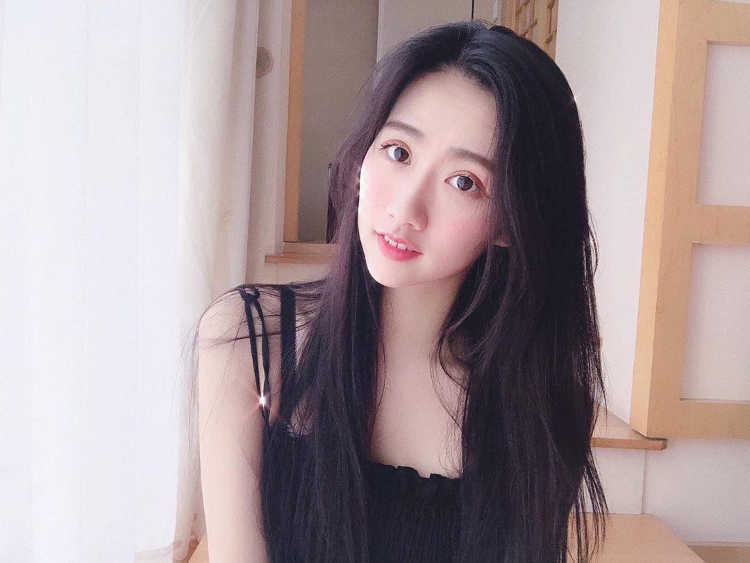 小倢 大眼正妹優雅神情讓你移不開視線-第1章-图片10