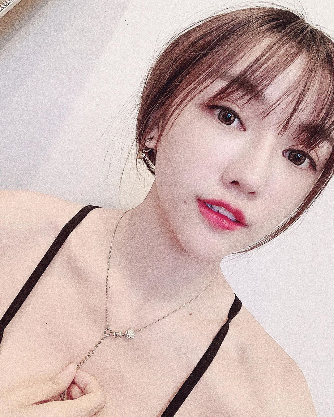 KAKA陳咖喀 空靈氣質正妹臉蛋又美又甜-第1章-图片1