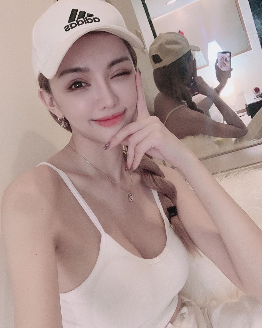 KAKA陳咖喀 空靈氣質正妹臉蛋又美又甜-第1章-图片15