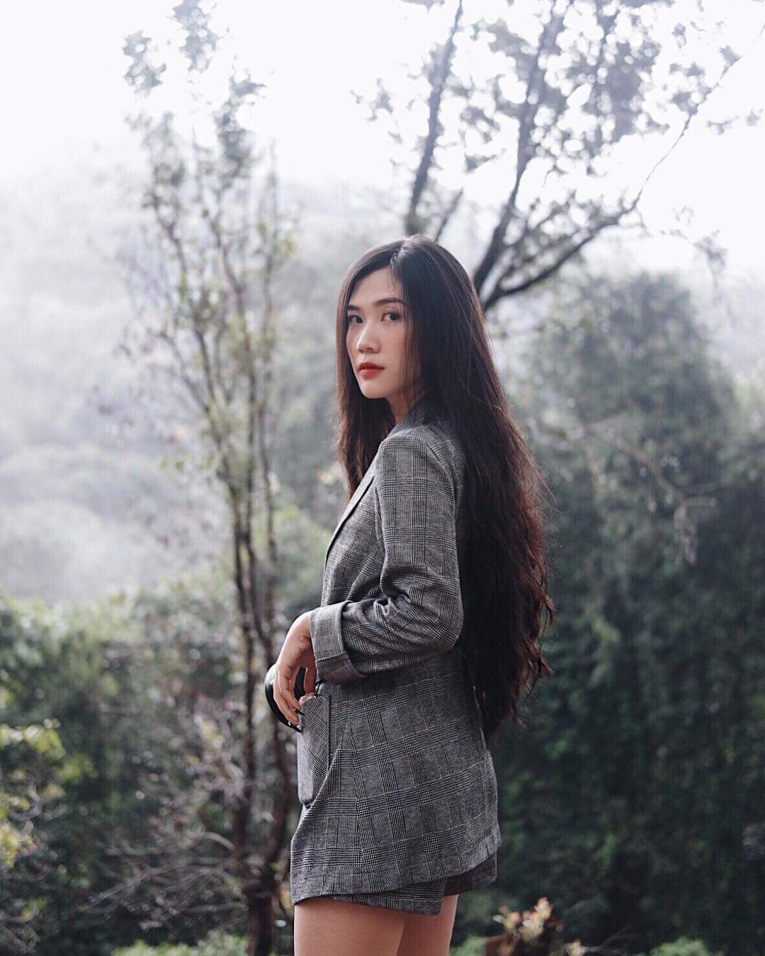 氣質正妹難得大解放！黑色比基尼性感爆發