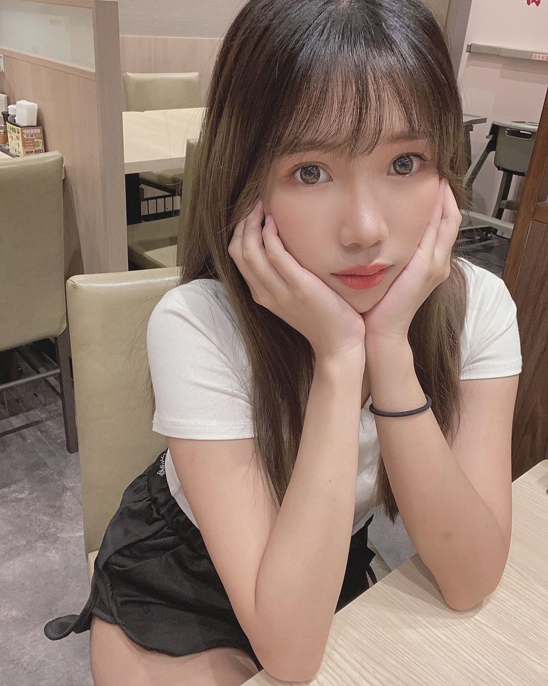 超胸網紅張優 「乳量大爆發」發育得太好.....-第1章-图片6