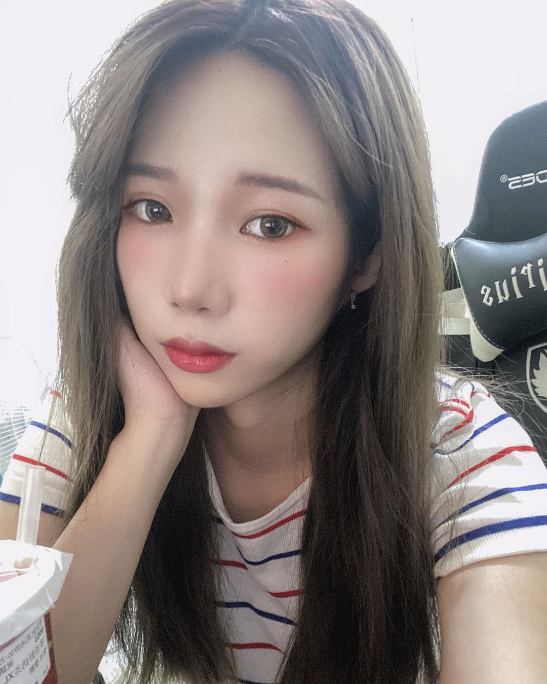 超胸網紅張優 「乳量大爆發」發育得太好.....-第1章-图片9