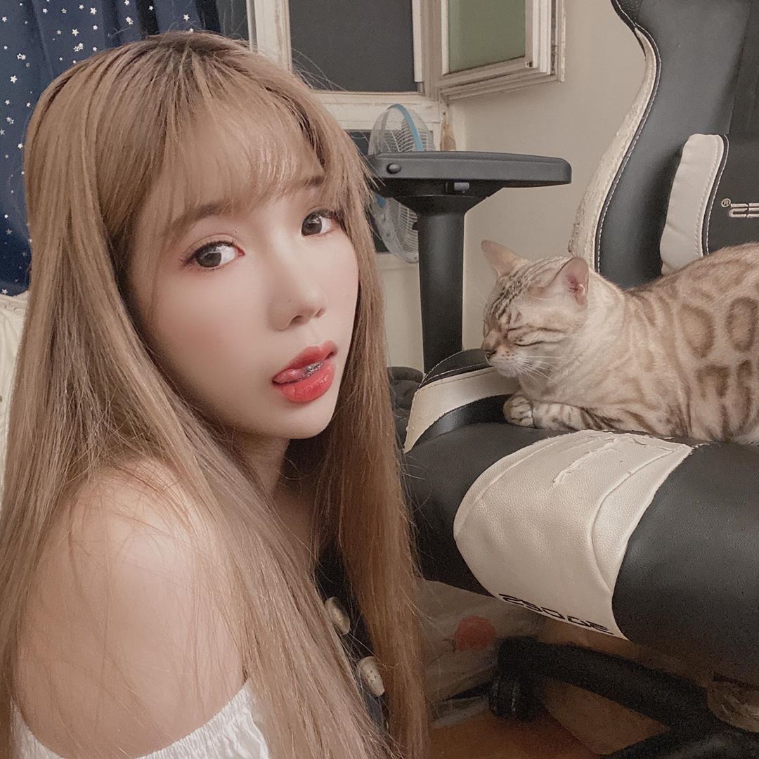 超胸網紅張優 「乳量大爆發」發育得太好.....-第1章-图片13